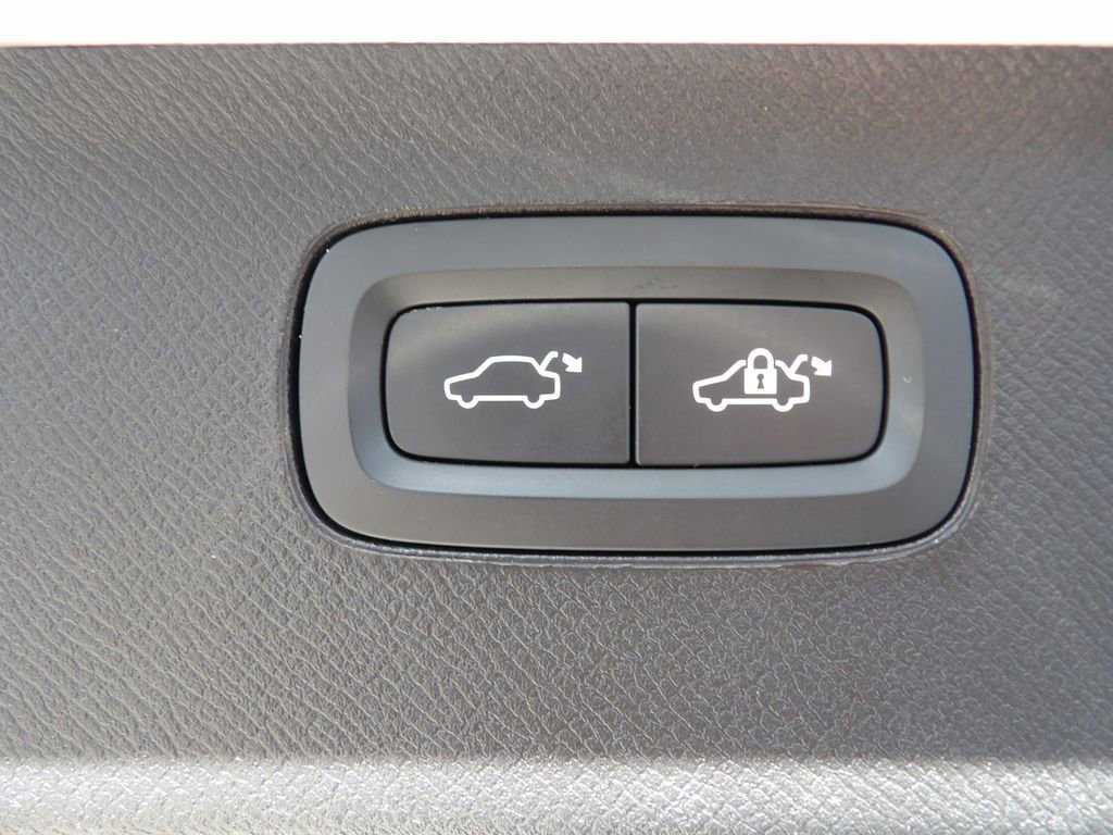 Certified 2024 Volvo XC90 B6 Plus w/ Protection Package Premier image 29