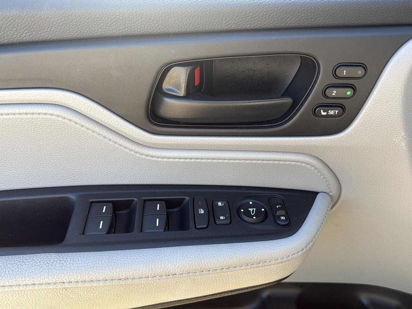 Used 2024 Honda Odyssey EX-L image 11