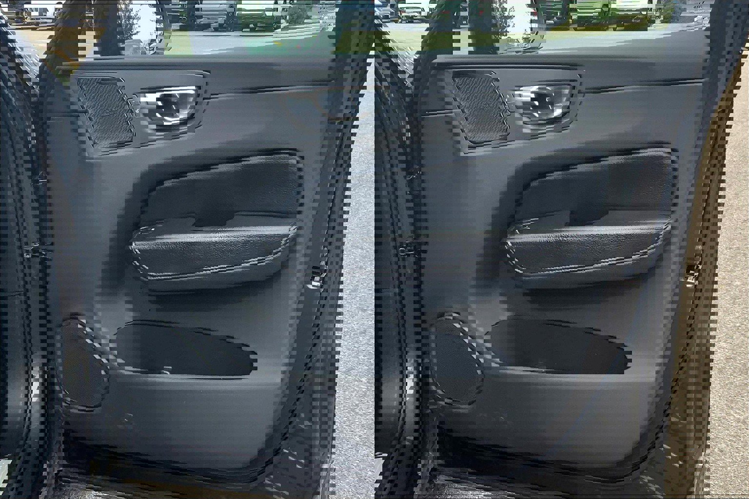 Used 2022 Volvo XC60 B5 Momentum w/ Climate Package image 26