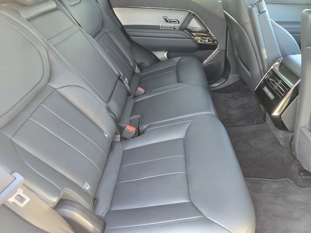 Used 2025 Land Rover Range Rover Sport SE image 32