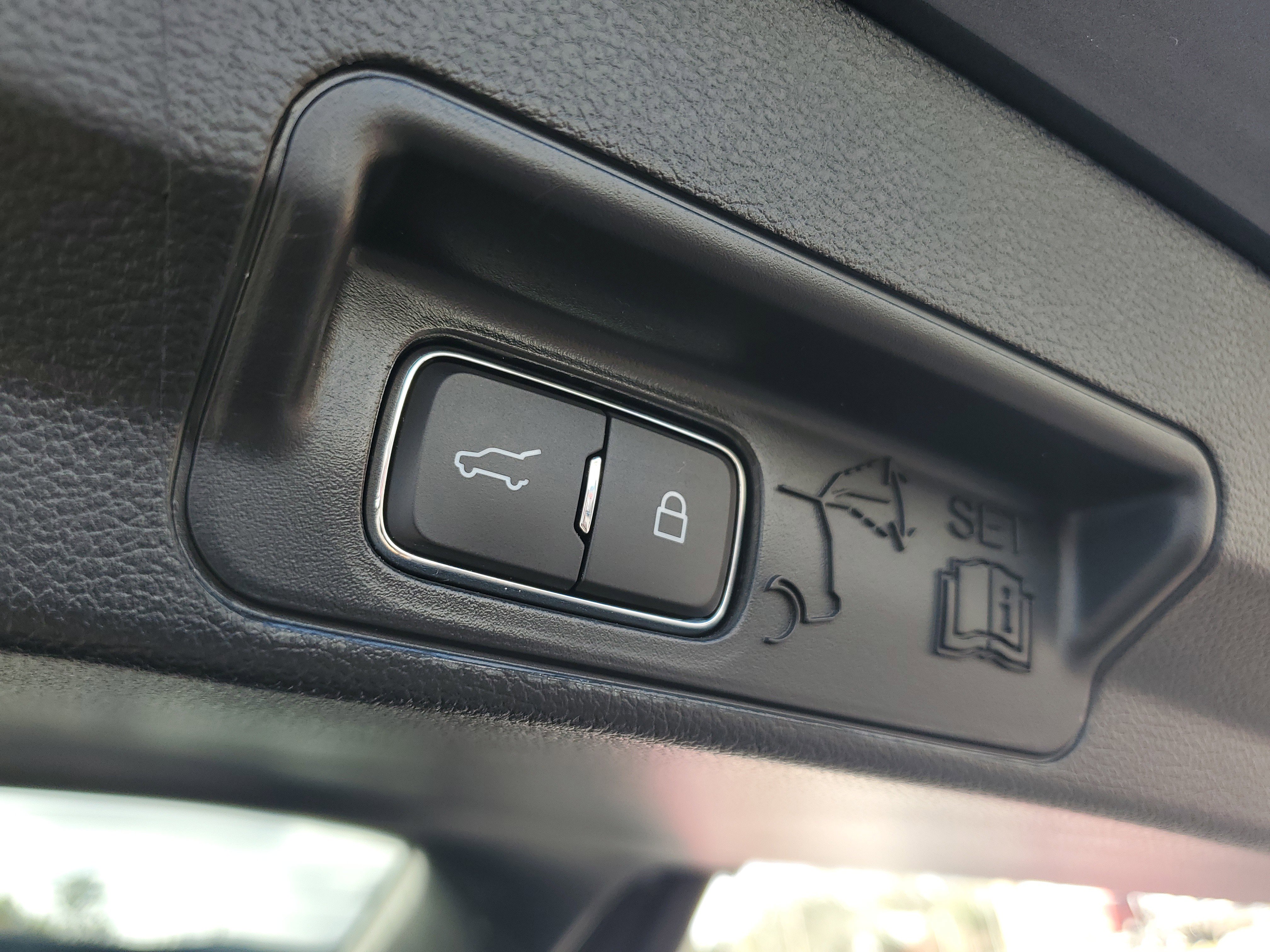 Used 2022 Ford Explorer ST image 26