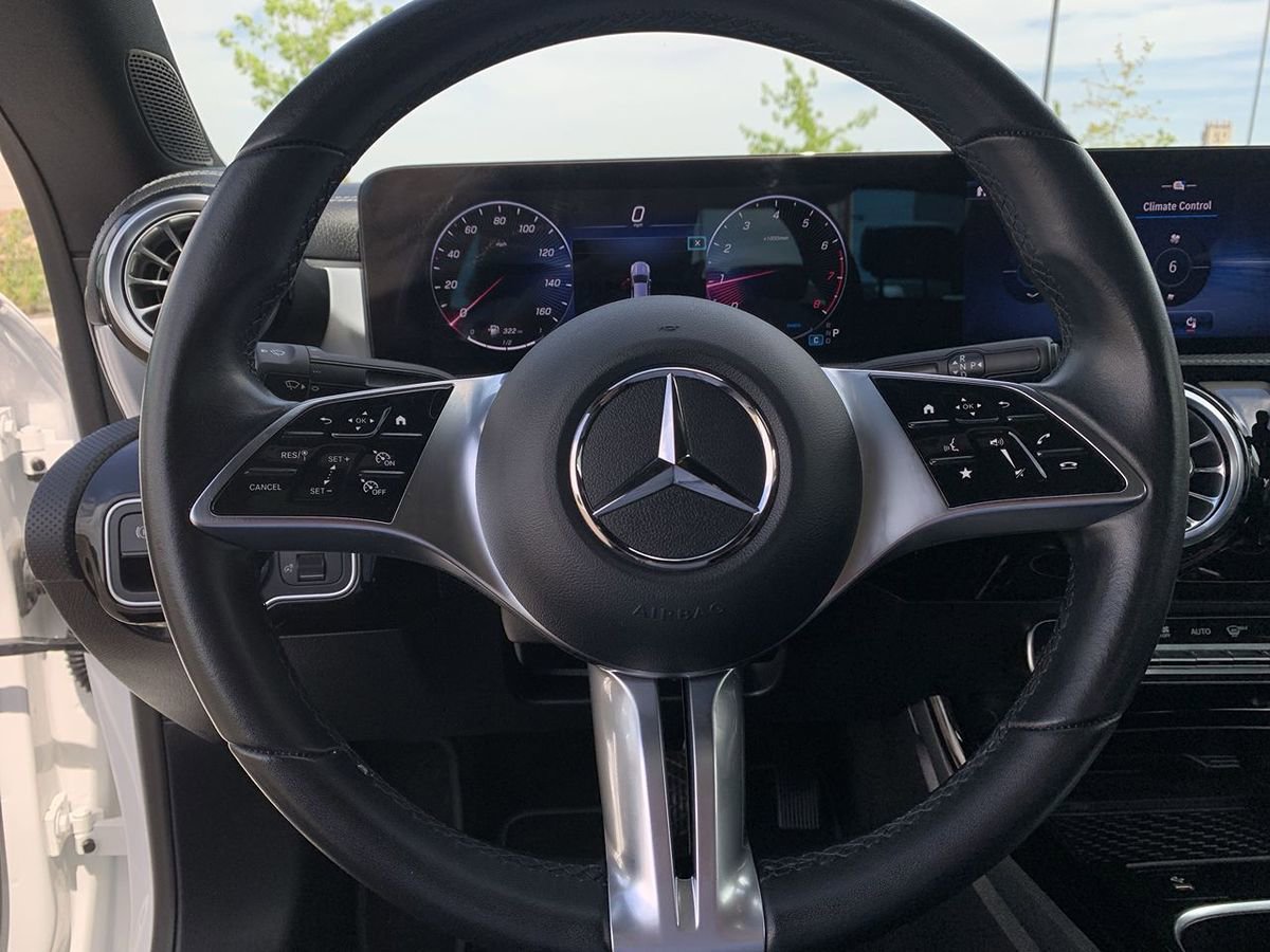 Used 2025 Mercedes-Benz CLA 250 4MATIC image 17