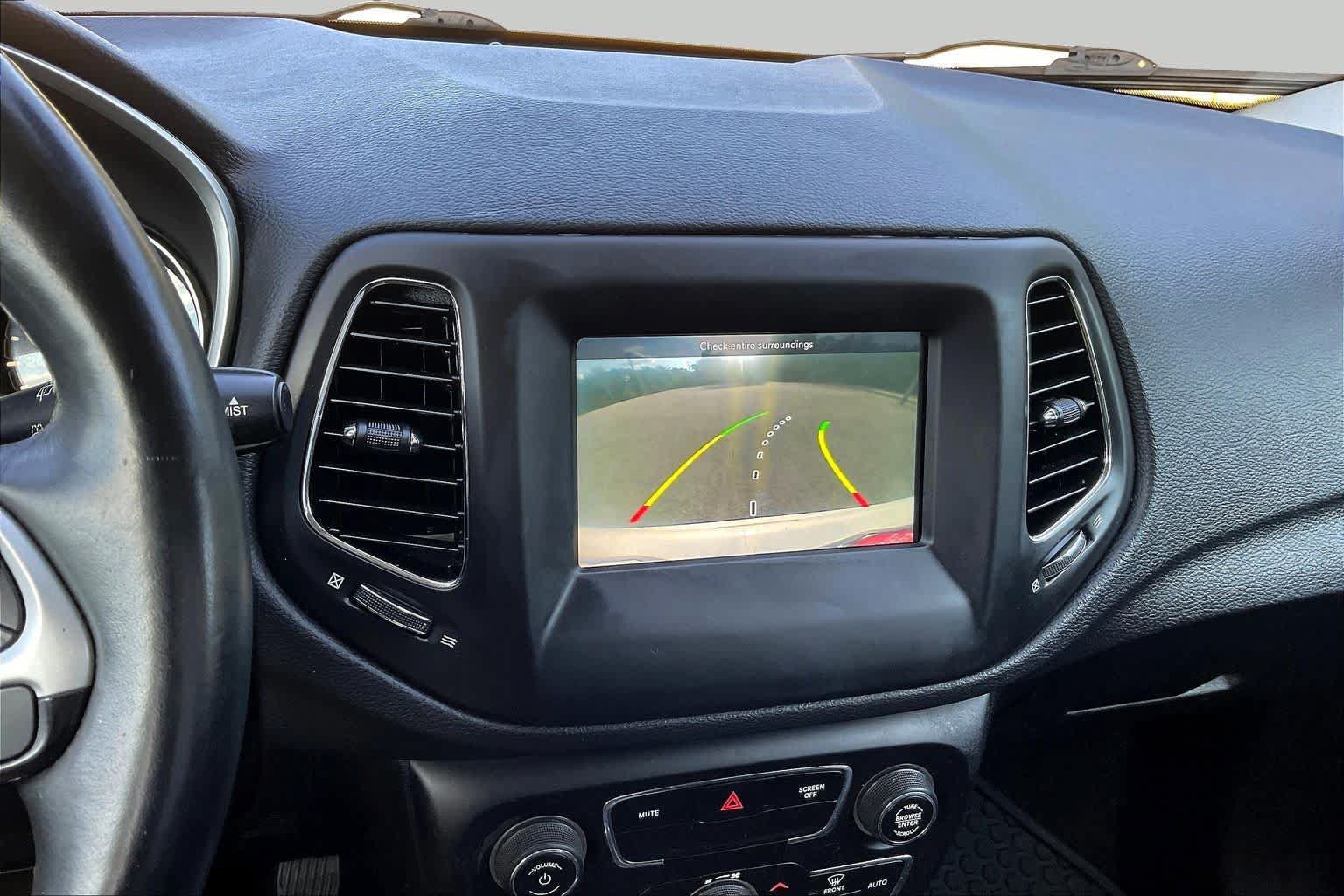 Used 2018 Jeep Compass Latitude w/ Popular Equipment Group AWD/4WD image 27