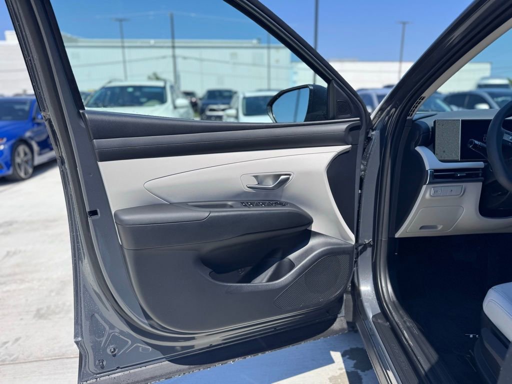 New 2026 Hyundai Tucson SE image 17