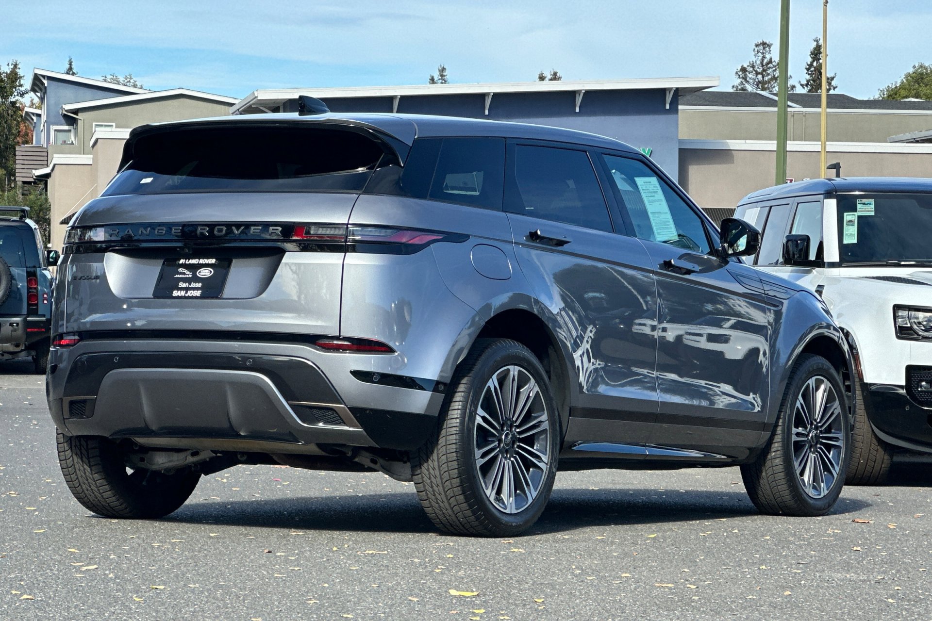 Used 2024 Land Rover Range Rover Evoque Dynamic SE image 12