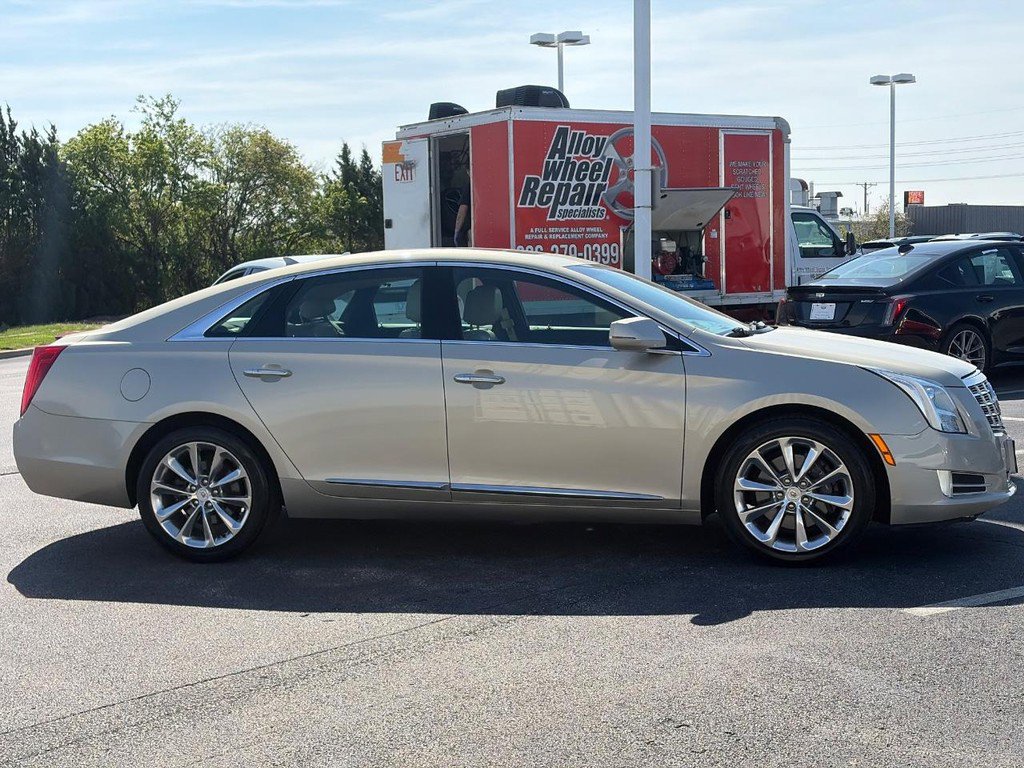 Used 2013 Cadillac XTS Premium image 4