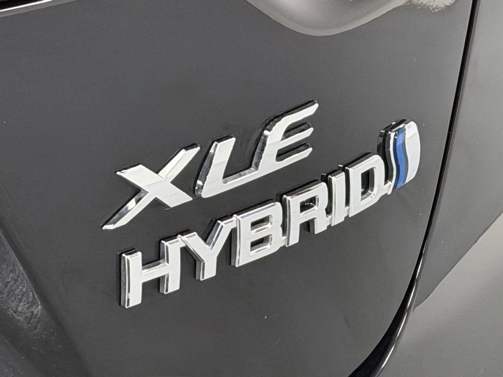 Used 2024 Toyota Corolla XLE image 6