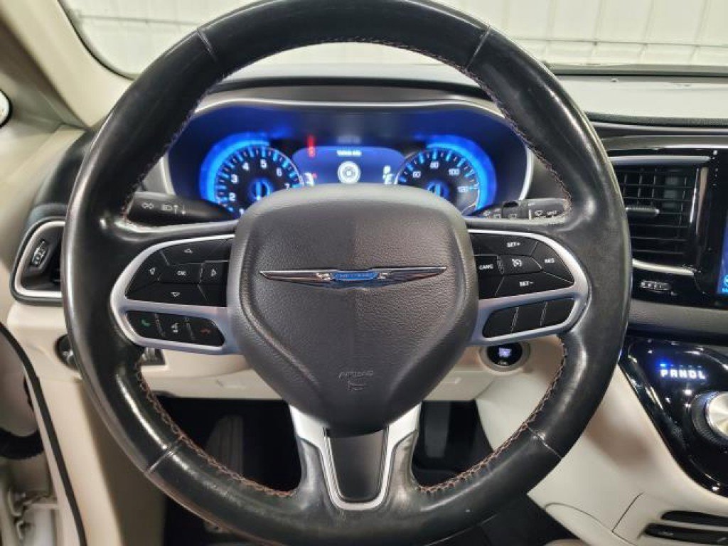 Used 2020 Chrysler Pacifica Touring-L Plus image 20