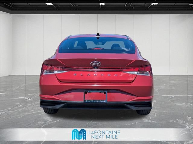 Used 2023 Hyundai Elantra SEL w/ Cargo Package FWD image 4
