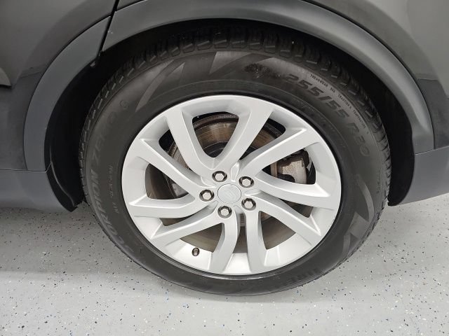 Used 2018 Land Rover Discovery SE AWD/4WD image 10