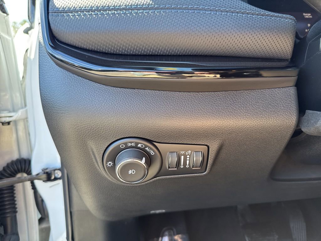 Used 2026 Jeep Compass Limited AWD/4WD image 15