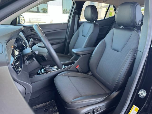 Used 2023 Buick Encore GX Preferred w/ Cold Weather Comfort Package AWD/4WD image 18