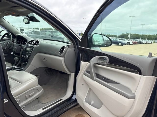 Used 2016 Buick Enclave Premium w/ Experience Buick Package FWD image 22