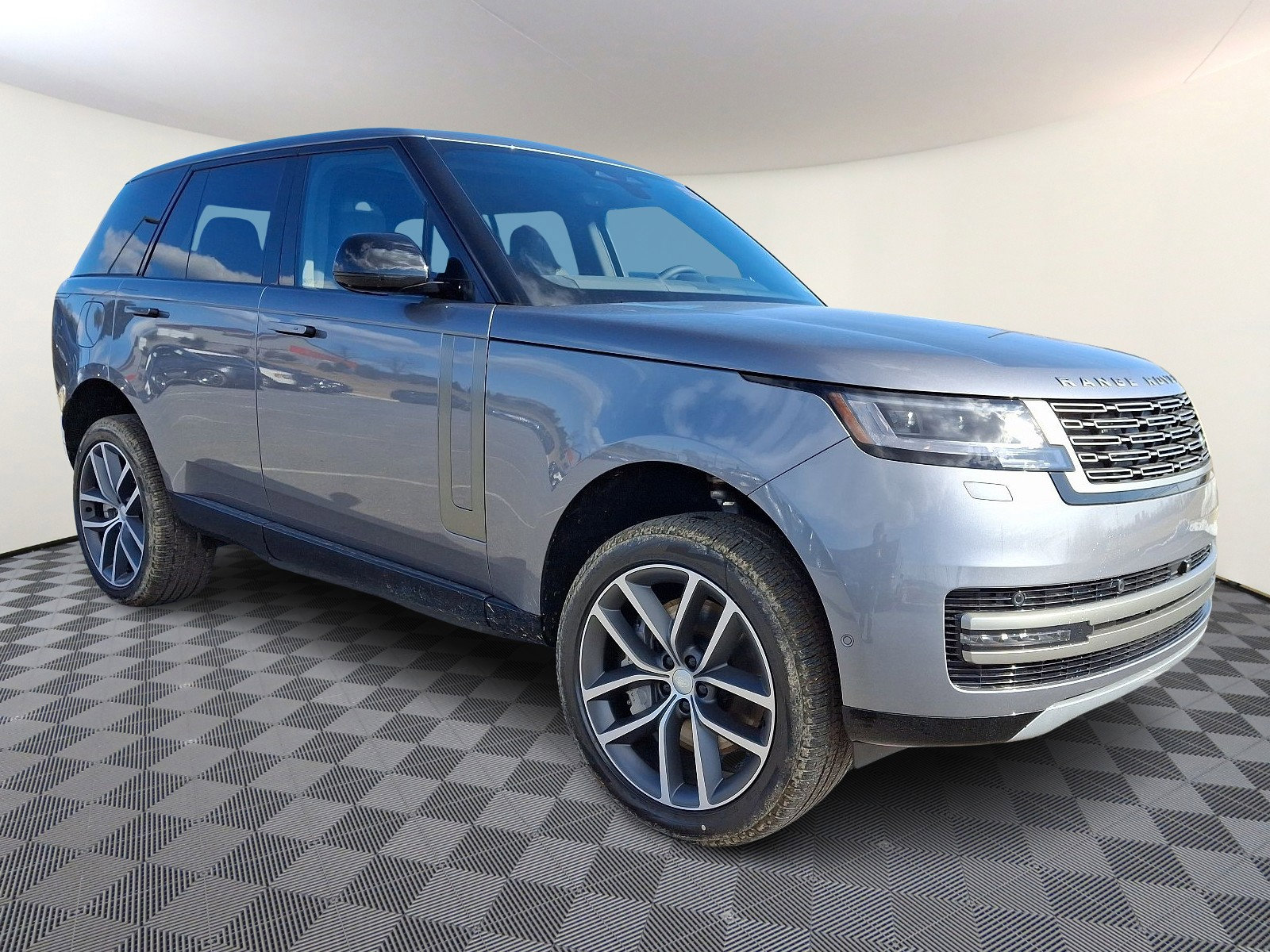 New 2025 Land Rover Range Rover SE image 4