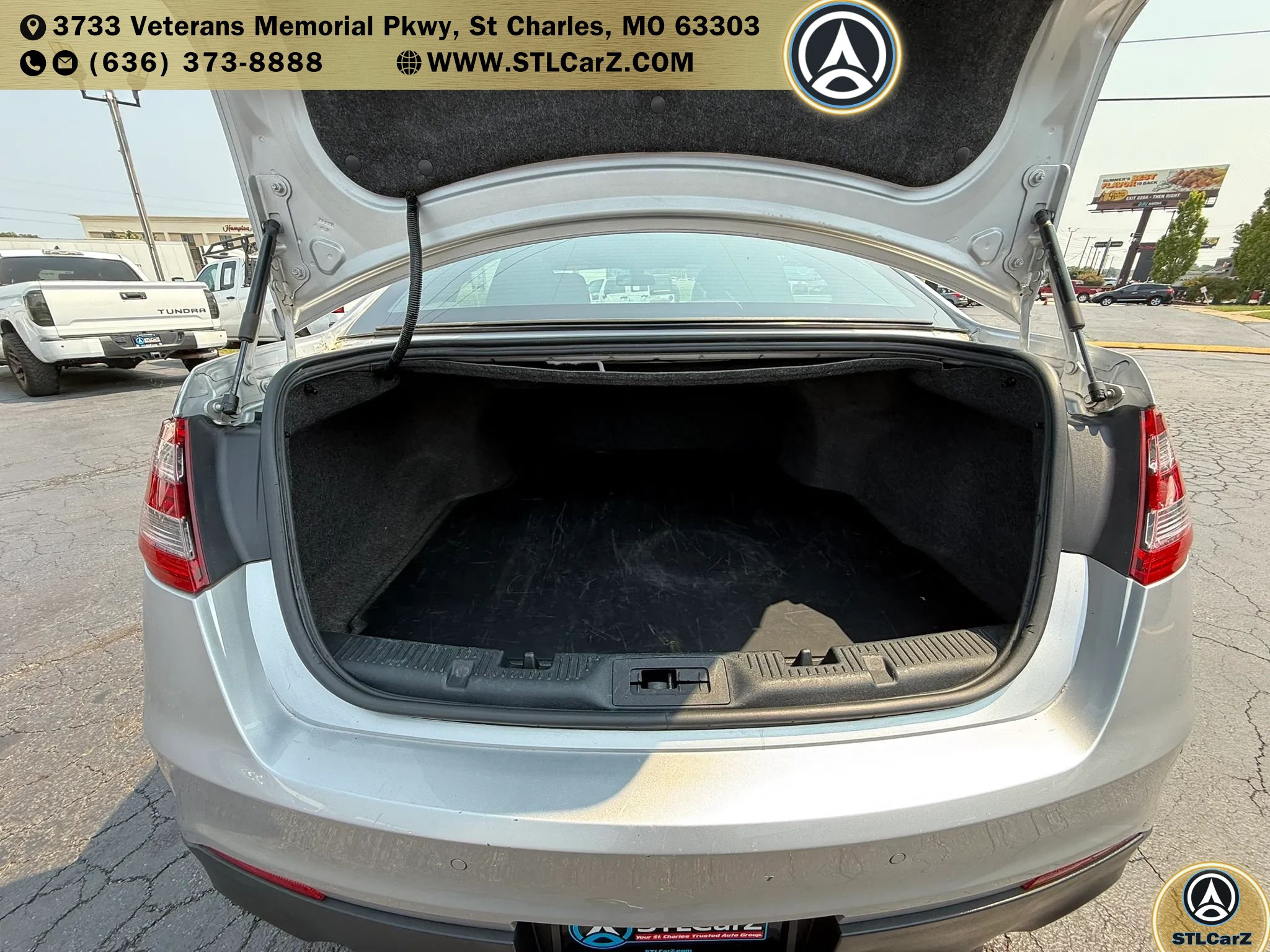 Used 2016 Ford Taurus SEL FWD image 13