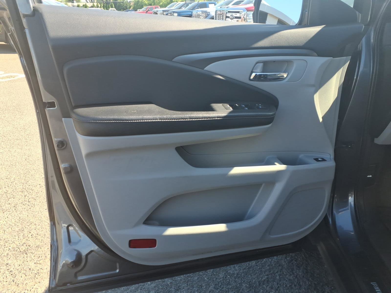 Used 2017 Honda Ridgeline RTL-T image 25