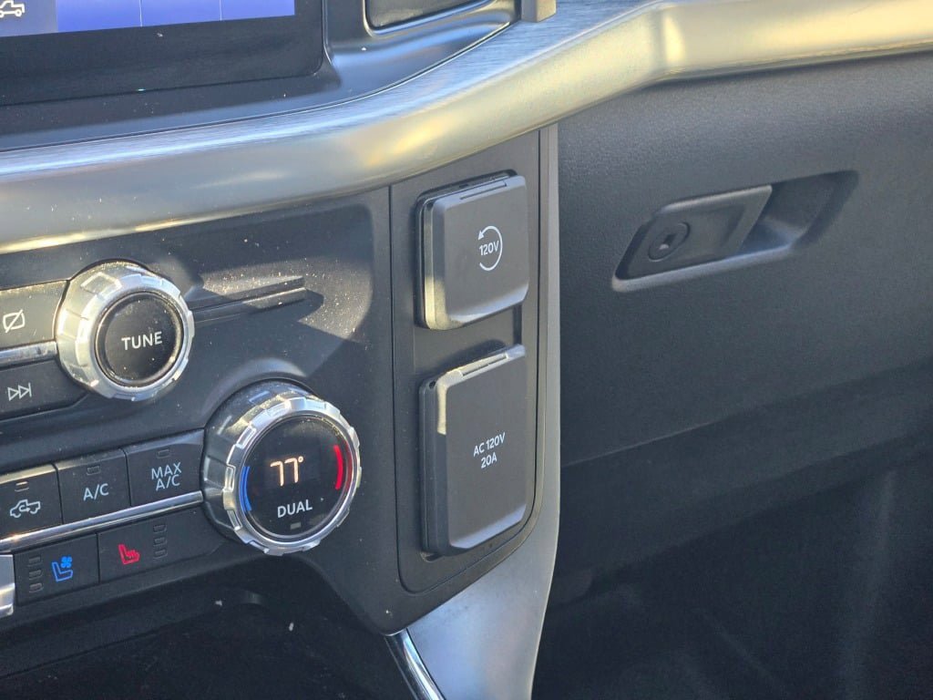 Used 2021 Ford F150 Lariat w/ Equipment Group 502A High image 23