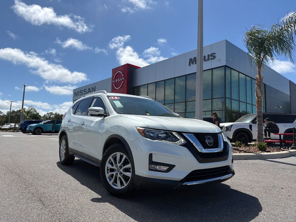 Used 2018 Nissan Rogue SV w/ Premium Package FWD image 1