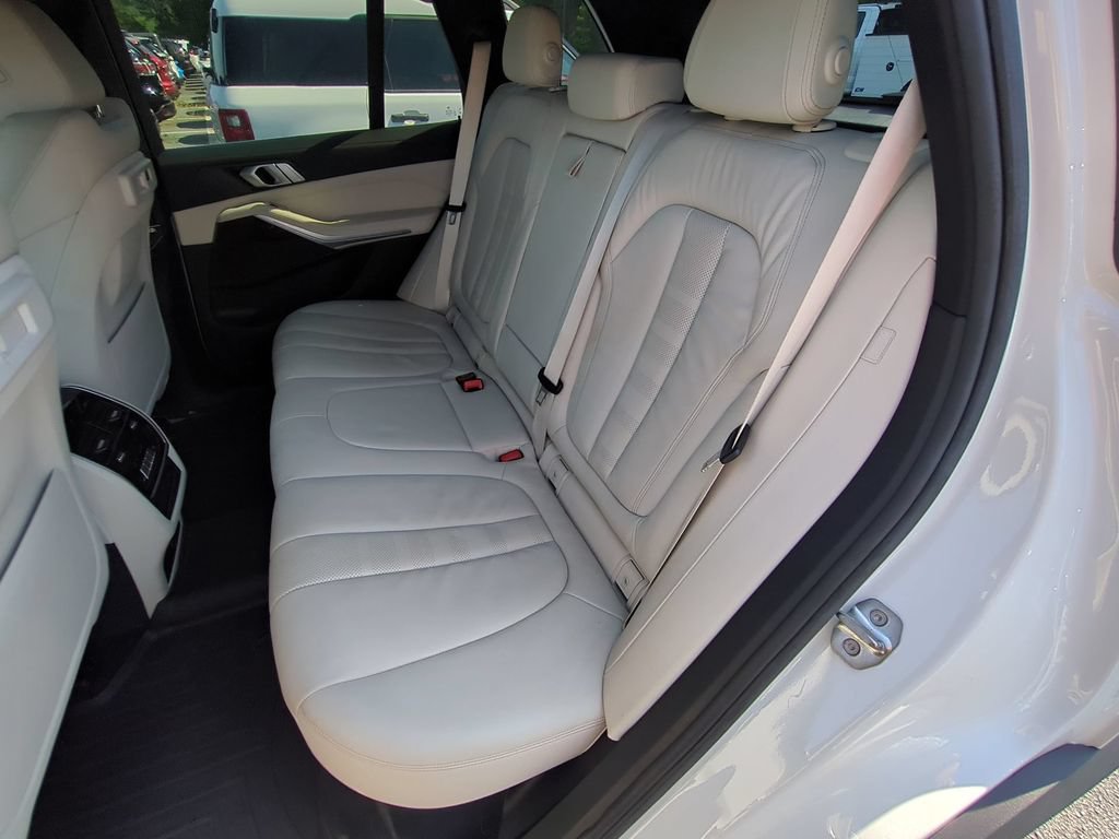 Used 2019 BMW X5 xDrive40i w/ Convenience Package AWD/4WD image 15