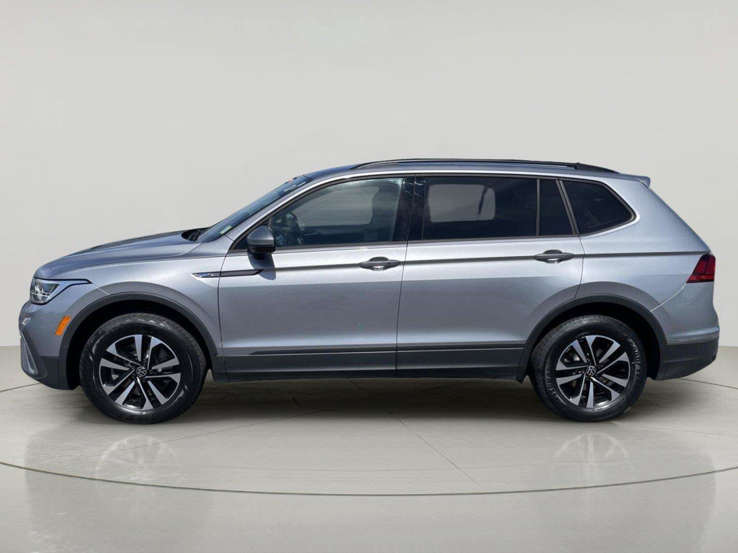 Used 2024 Volkswagen Tiguan S AWD/4WD image 4