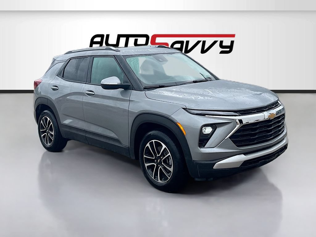 Used 2025 Chevrolet TrailBlazer LT FWD image 1