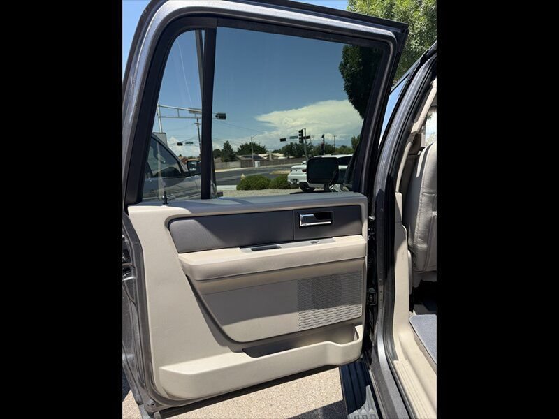 Used 2011 Ford Expedition EL XLT RWD image 16