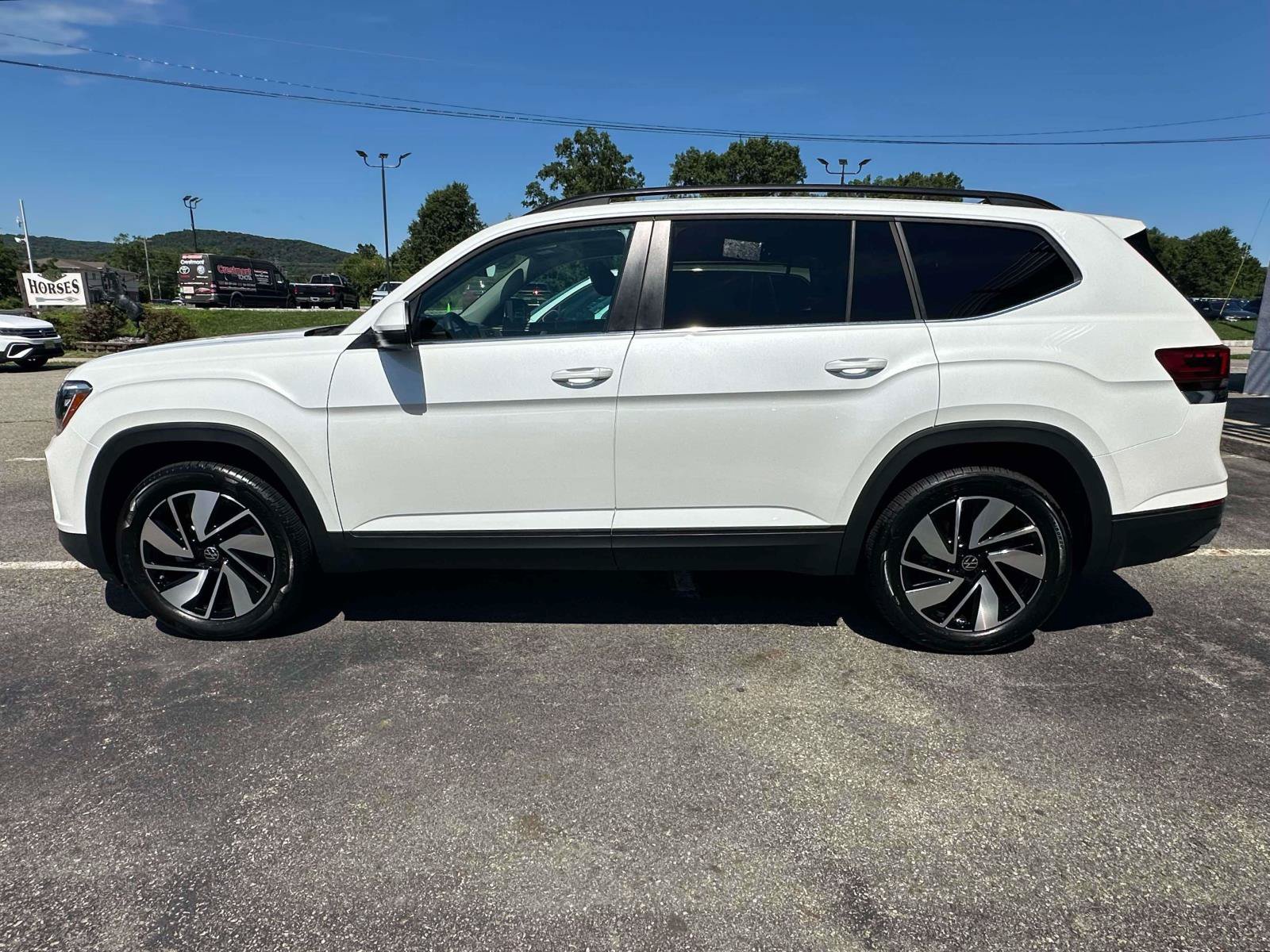 Used 2026 Volkswagen Atlas SE AWD/4WD image 5