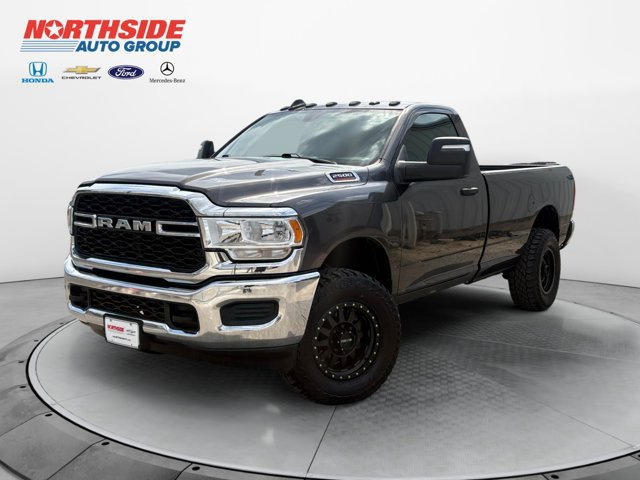 Used 2024 RAM 2500 Tradesman w/ Chrome Appearance Group AWD/4WD image 3