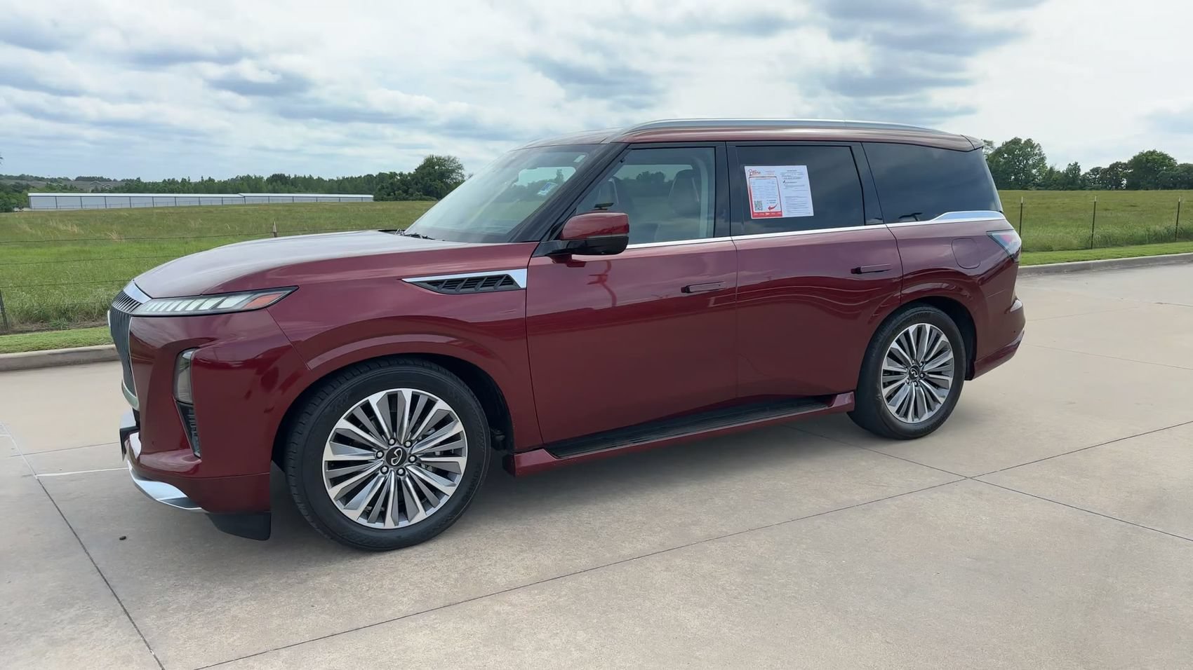 Used 2025 INFINITI QX80 Sensory AWD/4WD image 5