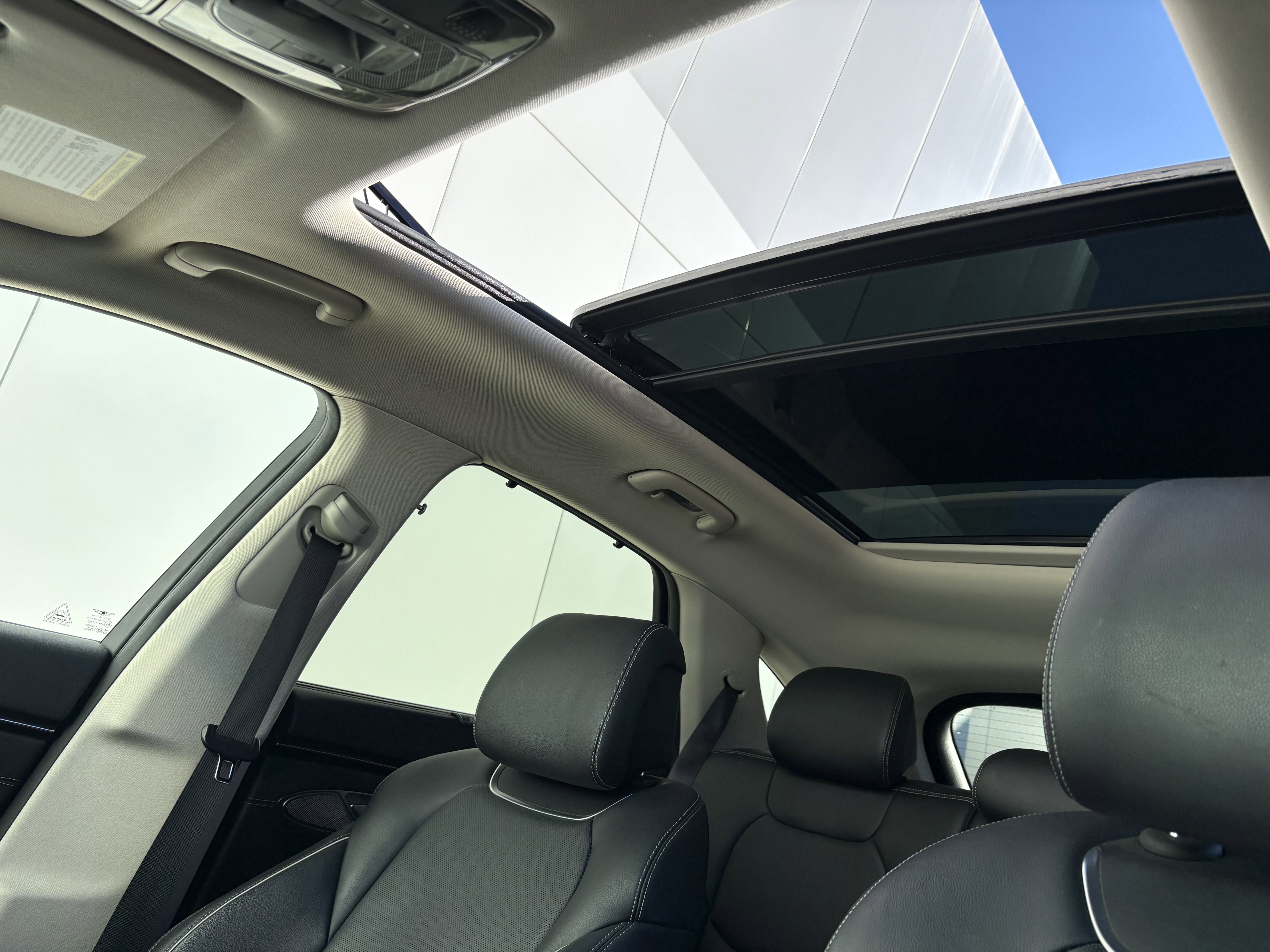 Used 2022 Genesis GV70 2.5T w/ Advanced Package image 14