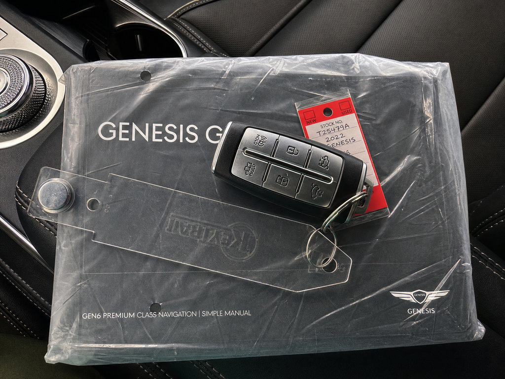 Used 2022 Genesis GV70 2.5T w/ Select Package AWD/4WD image 11