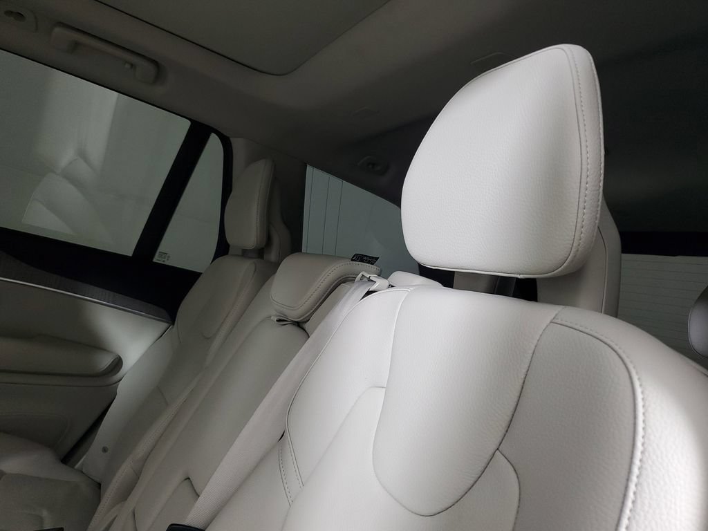 Certified 2025 Volvo XC90 T8 Core AWD/4WD image 15