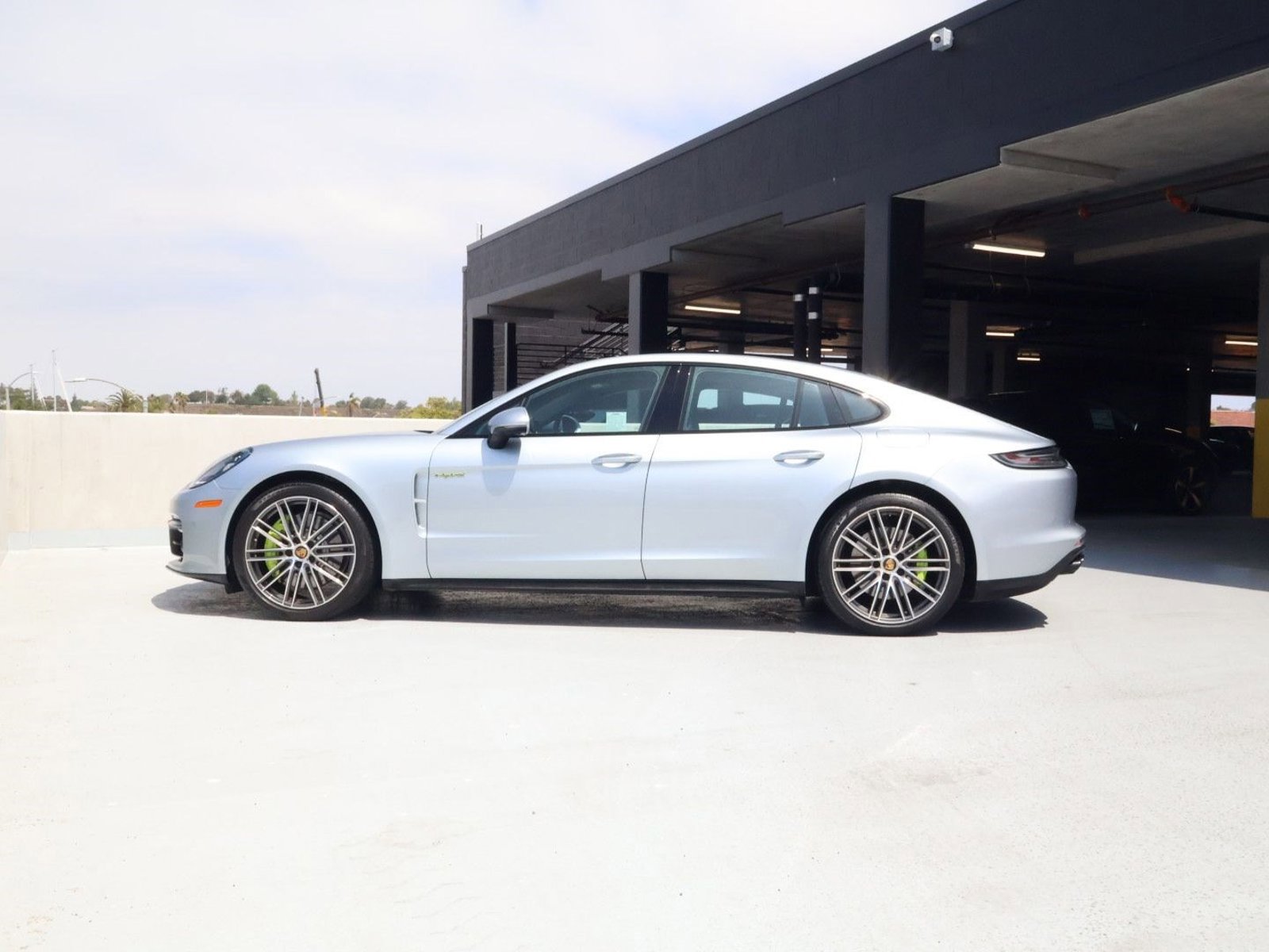 Certified 2023 Porsche Panamera 4 Platinum Edition AWD/4WD image 2