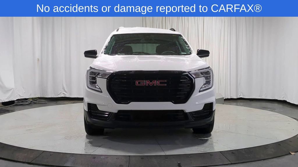 Used 2022 GMC Terrain SLE w/ Driver Convenience Package image 3