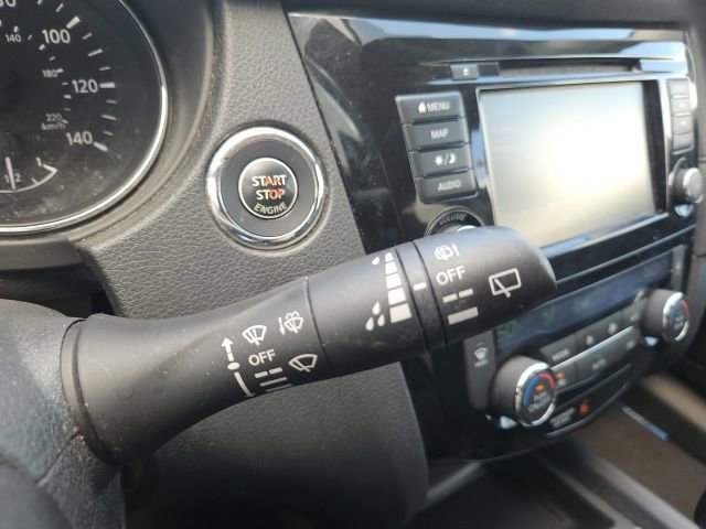 Used 2018 Nissan Rogue SV w/ Premium Package FWD image 43