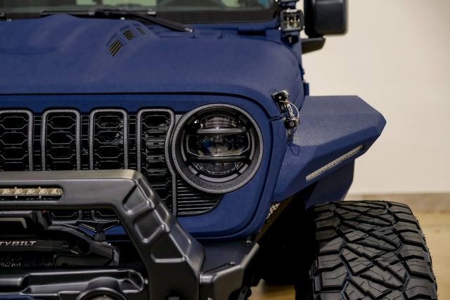 Used 2025 Jeep Gladiator Sport AWD/4WD image 3