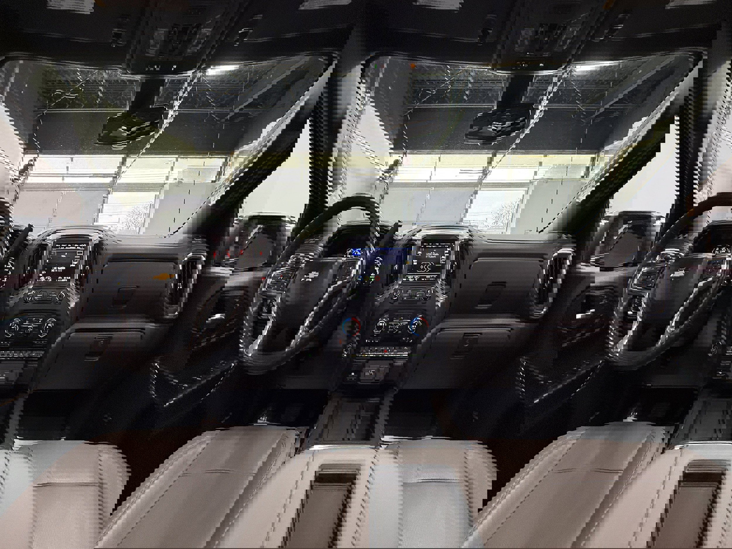 Used 2020 Chevrolet Silverado 1500 LTZ w/ LTZ Premium Package image 15