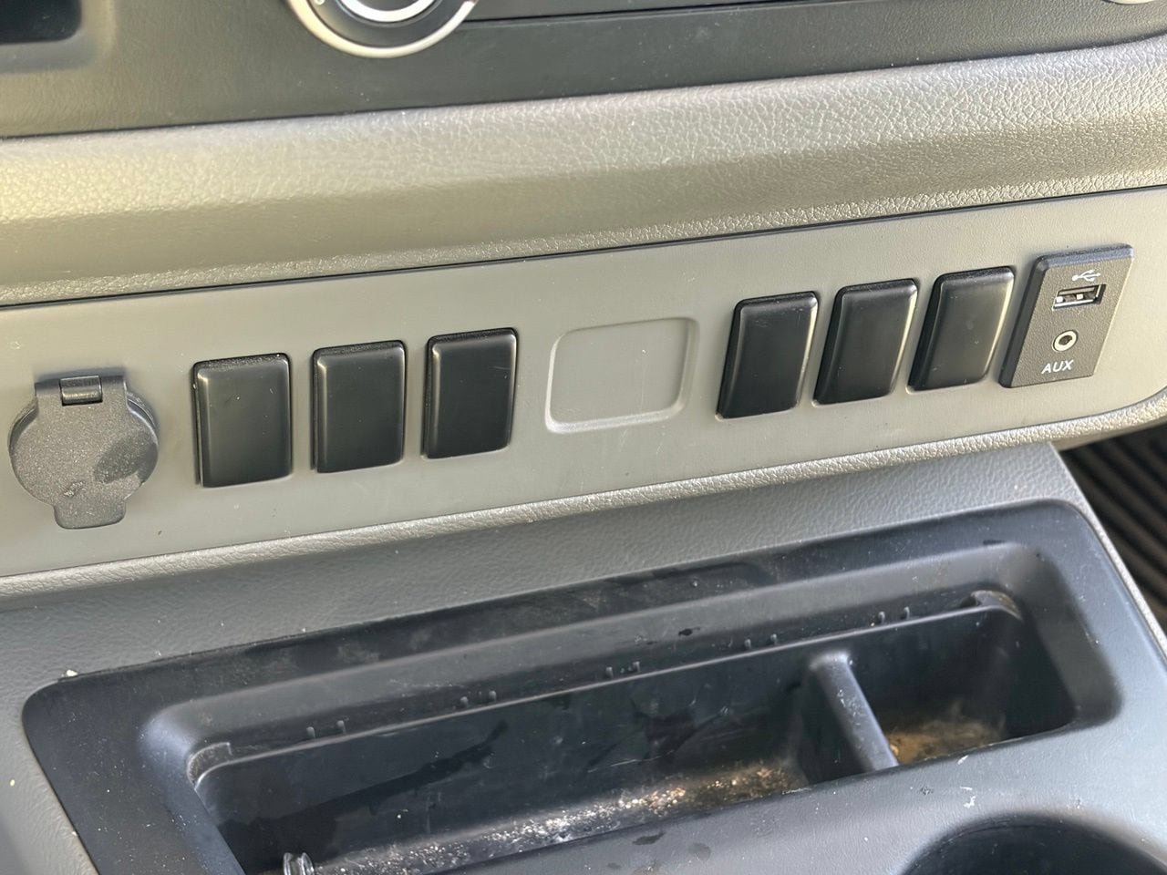 Used 2018 Nissan NV 3500 S RWD image 8