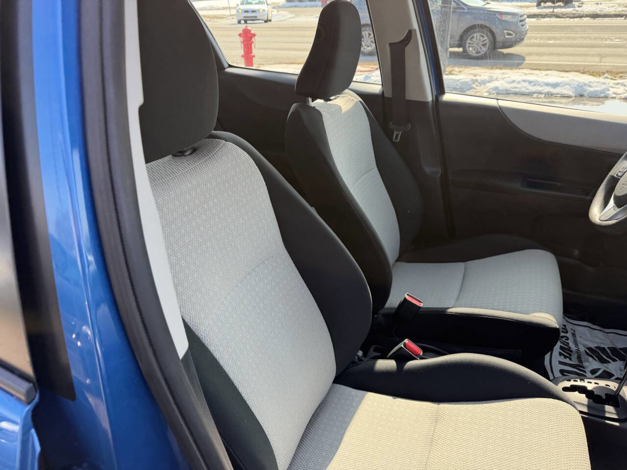 Used 2012 Toyota Yaris LE image 27