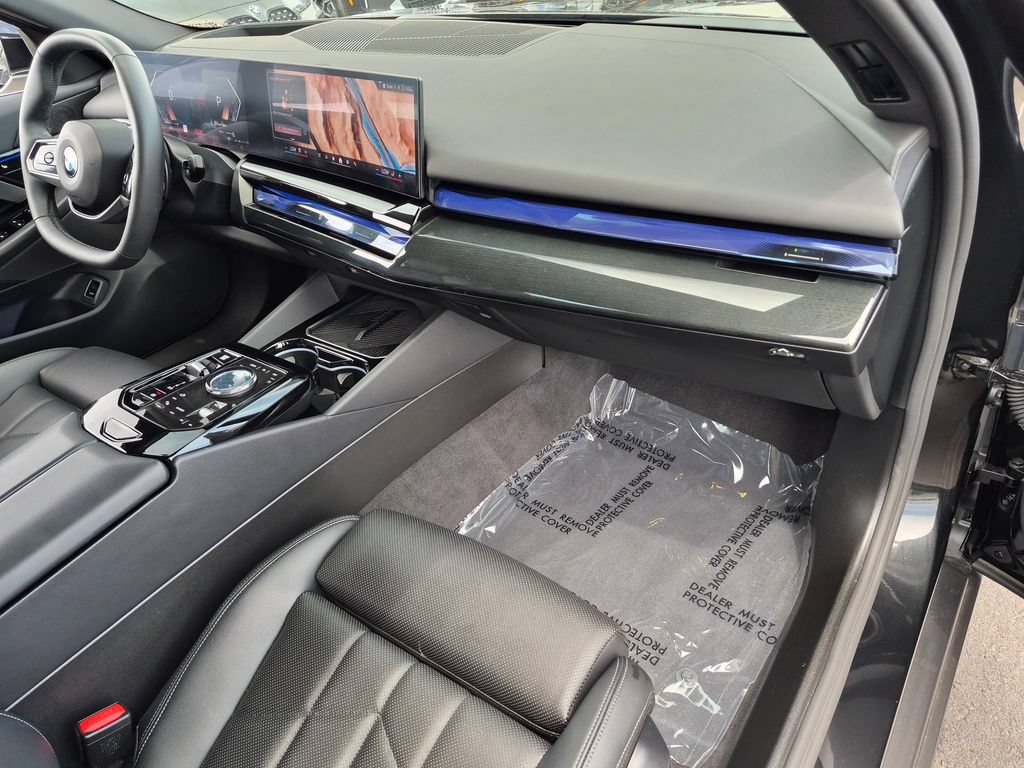 Used 2026 BMW 540i xDrive AWD/4WD image 9
