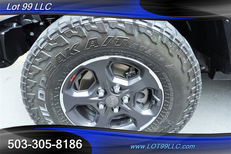 Used 2022 Jeep Gladiator Rubicon w/ Cold Weather Group AWD/4WD image 36