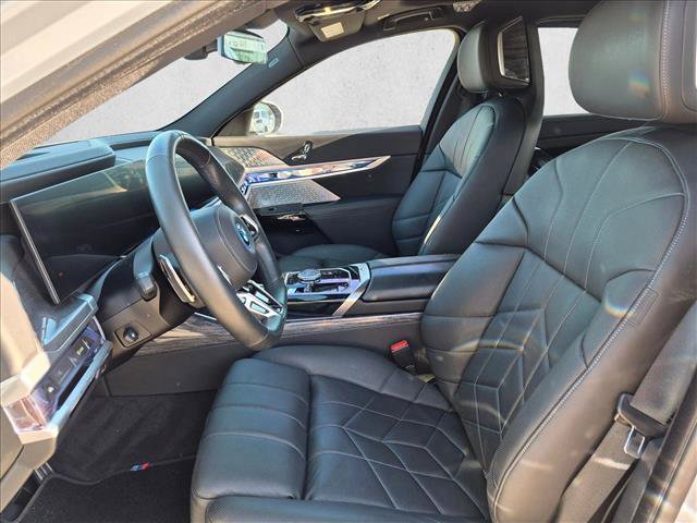 Used 2023 BMW i7 xDrive60 w/ Executive Package 2 AWD/4WD image 11
