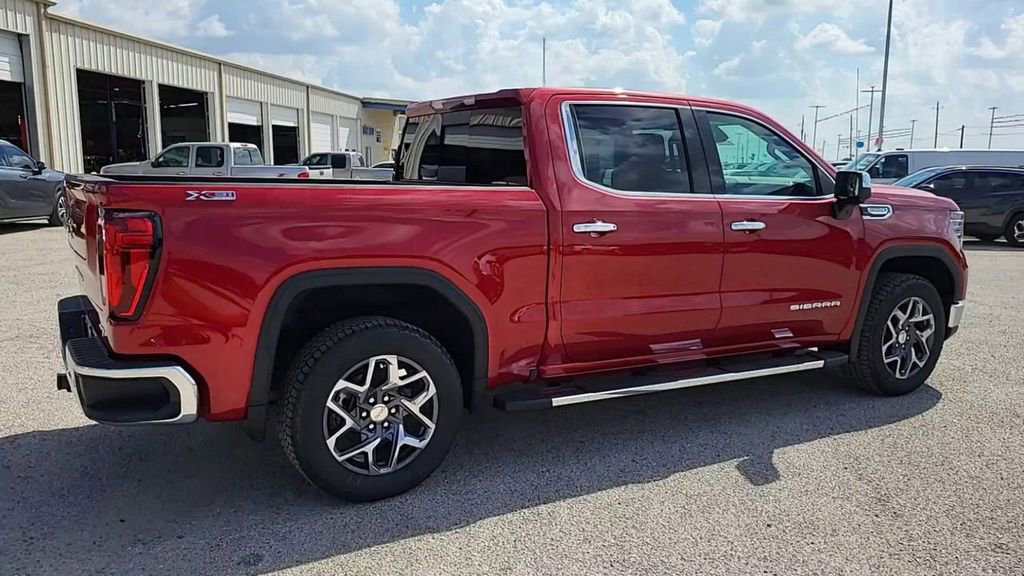 New 2026 GMC Sierra 1500 SLT image 8