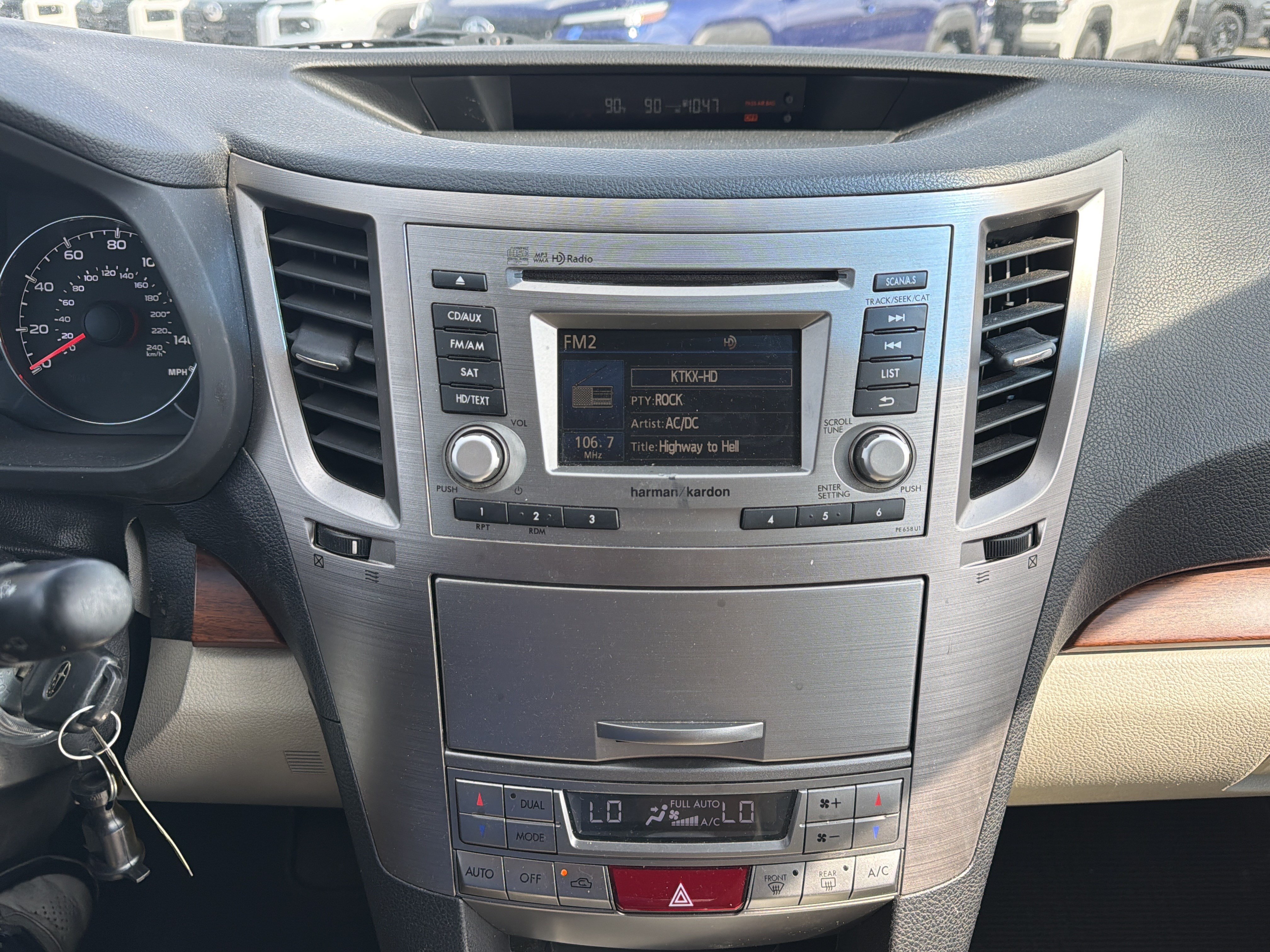Used 2014 Subaru Outback 2.5i Limited w/ Moonroof Package AWD/4WD image 19