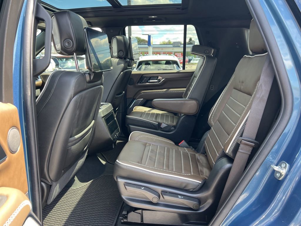 Used 2025 GMC Yukon Denali Ultimate AWD/4WD image 26