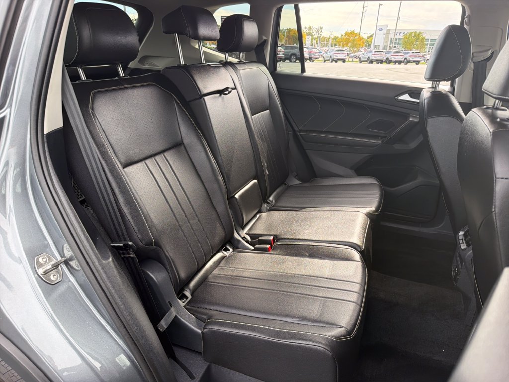 Certified 2024 Volkswagen Tiguan SE w/ MDO Package, Two-Row AWD/4WD image 23