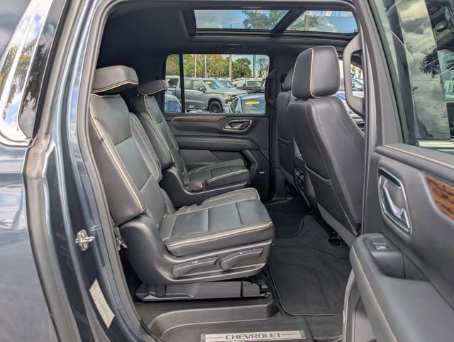 Used 2021 Chevrolet Suburban Premier w/ Premium Package image 17