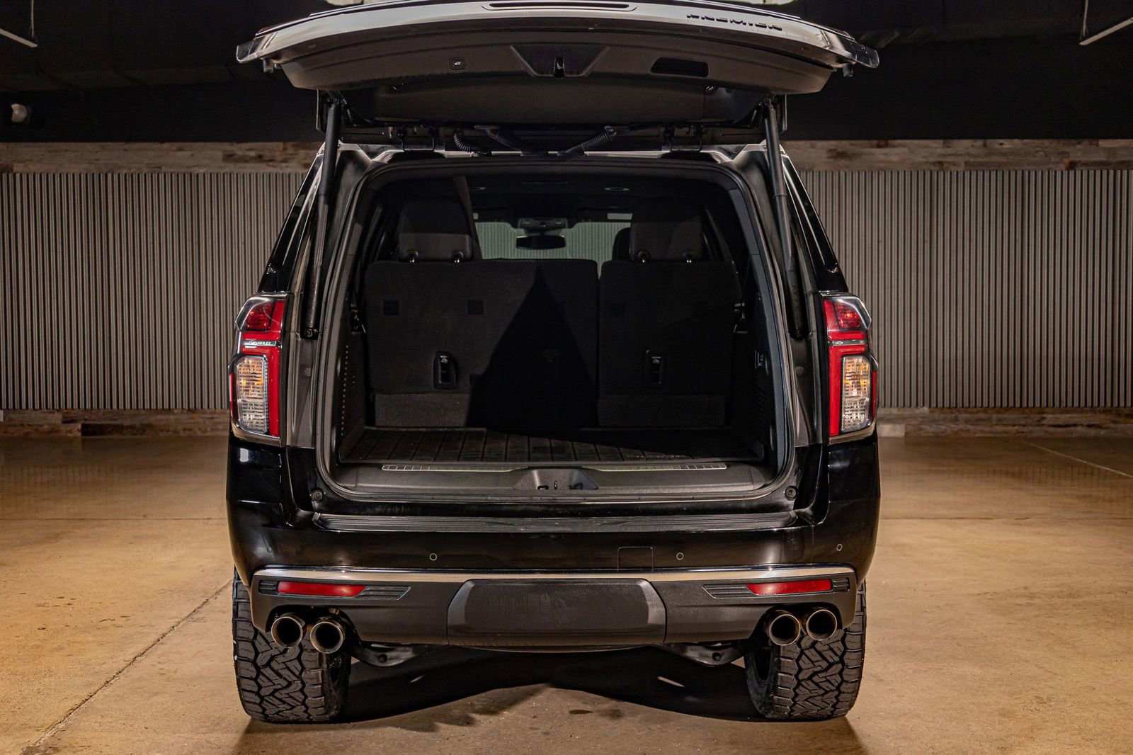 Used 2023 Chevrolet Suburban Premier w/ Max Trailering Package image 9