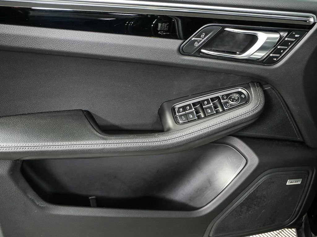 Certified 2023 Porsche Macan S w/ Premium Package Plus image 4