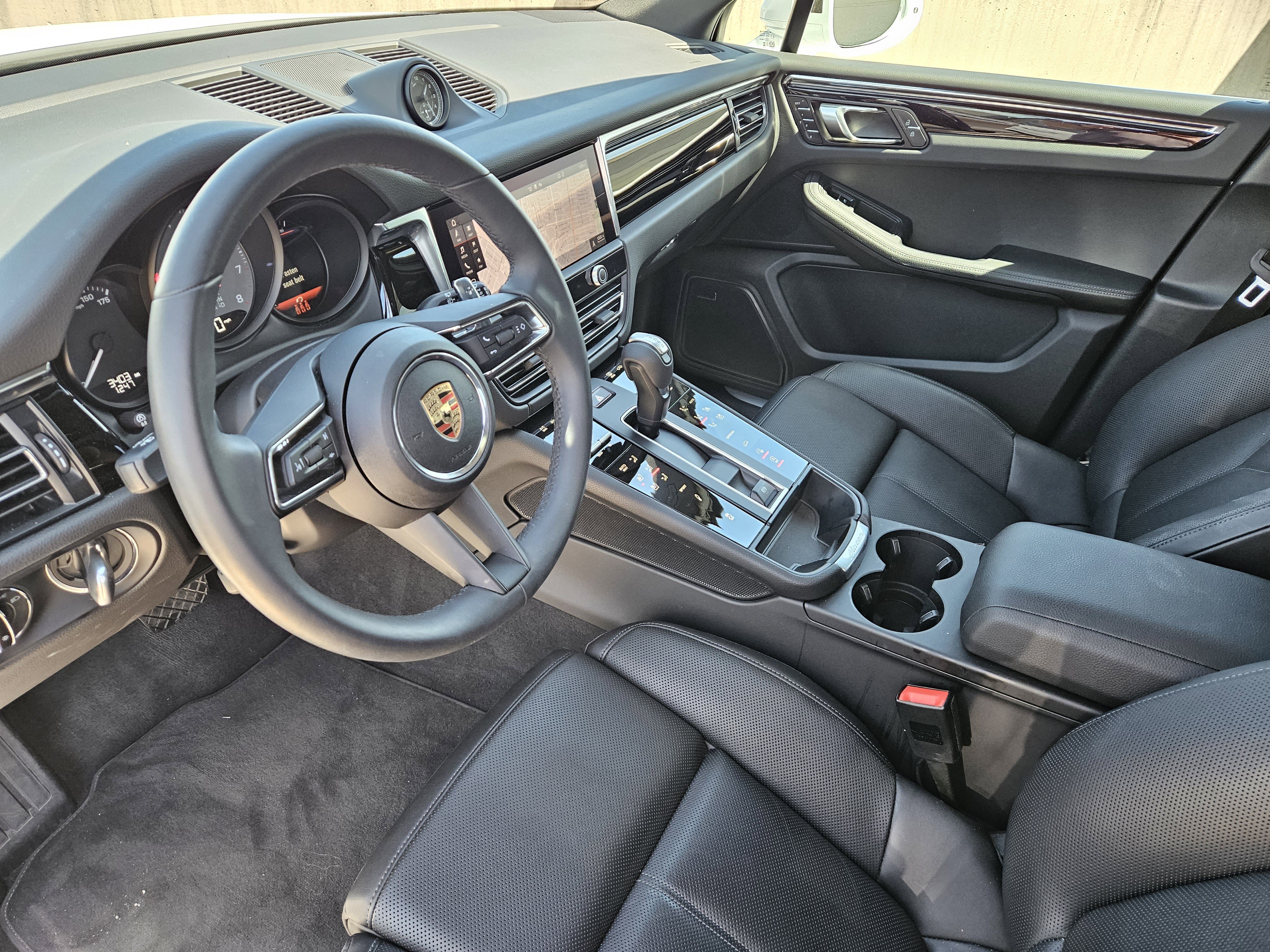 Used 2025 Porsche Macan S image 4